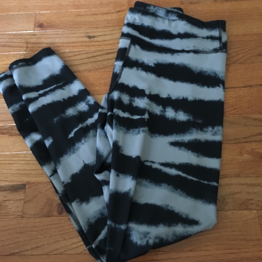 Express ExpCore Performance leggings ankle length